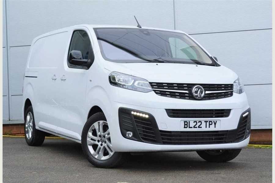 Nearly new vauxhall store vivaro